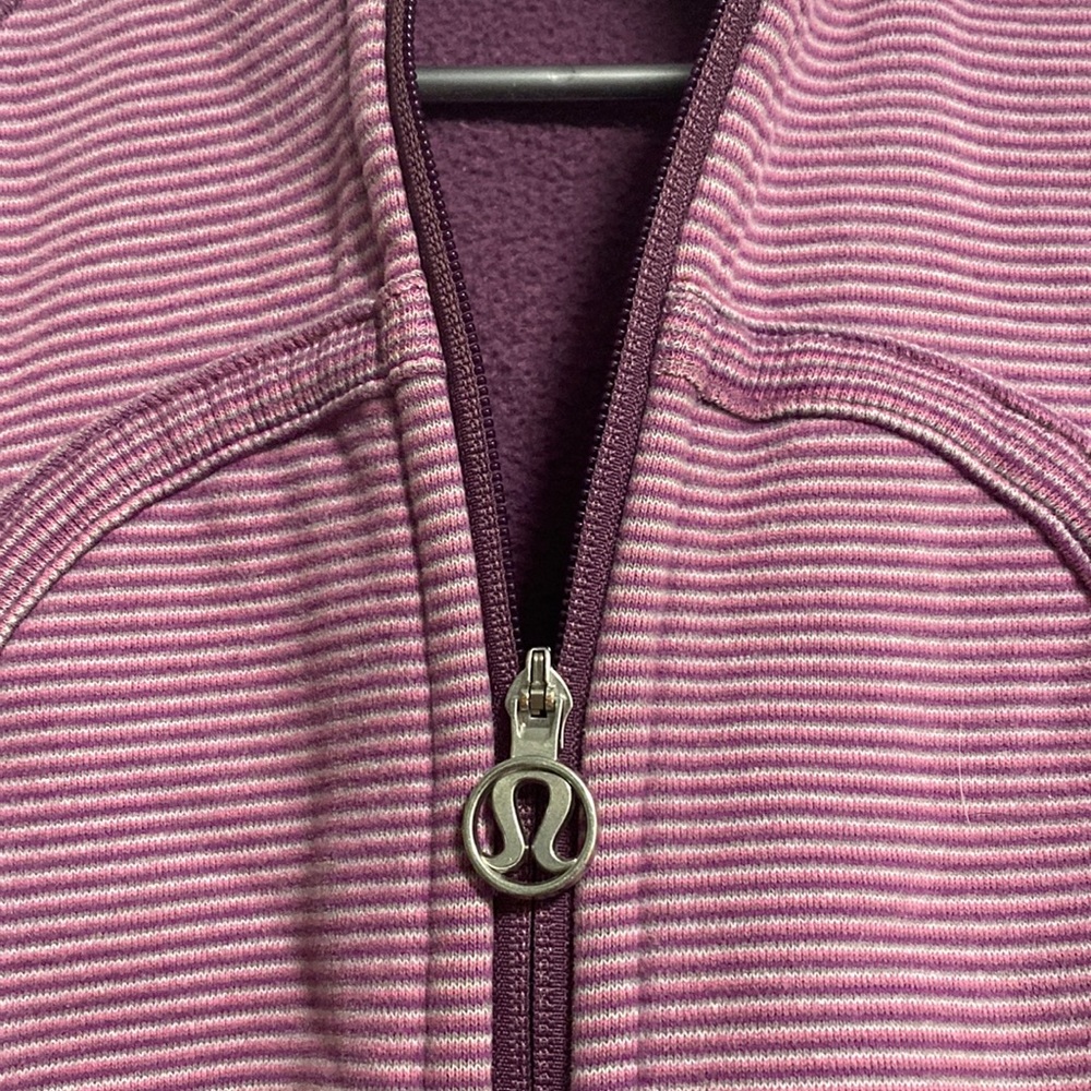 Lululemon thick sweater size 10